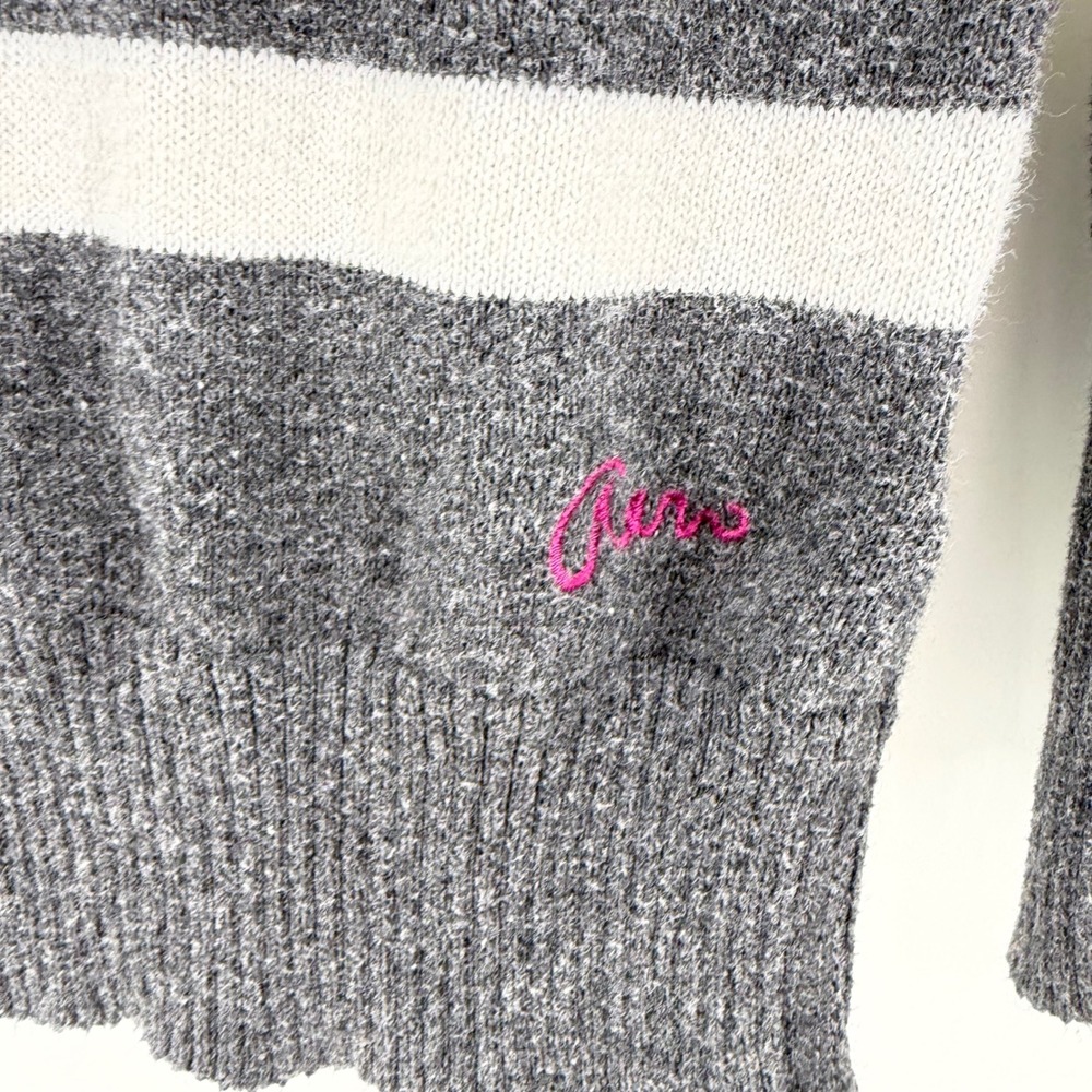 Aeropostale Womens Grey White Striped V-Neck Cotton Blend Sweater 9264FA12 M - Picture 3 of 8